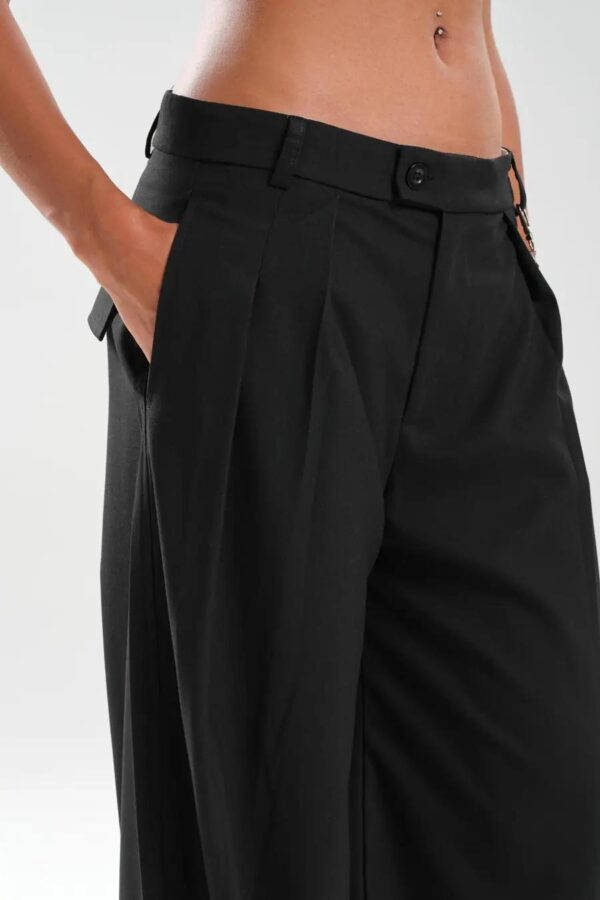 Siyah Aksesuar Detaylı Wide Leg Pantolon