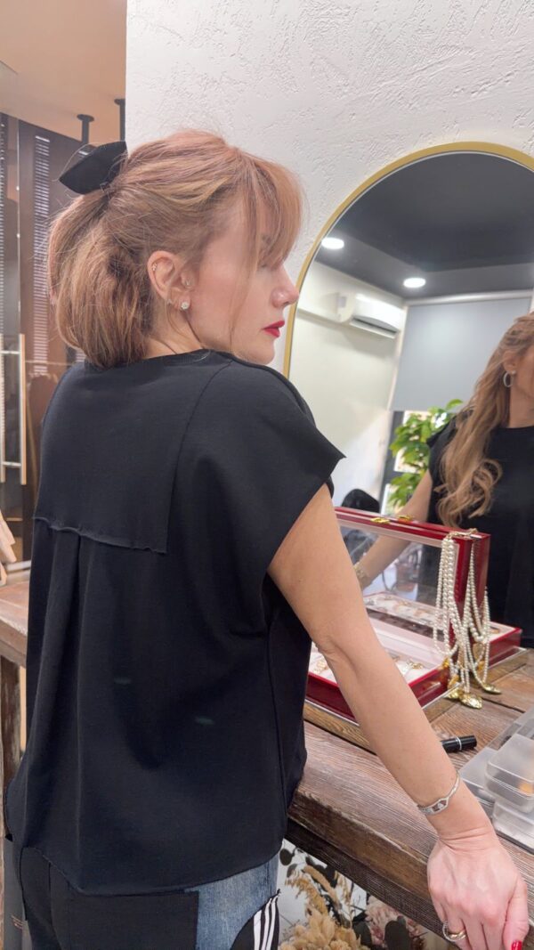 Siyah Pat Detaylı T-shirt