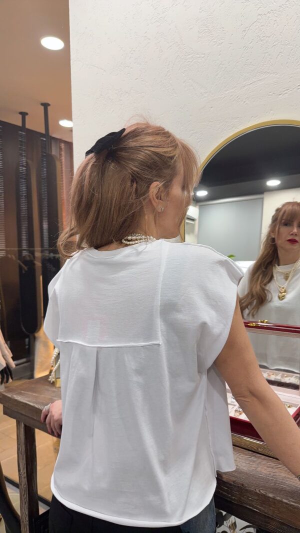 Beyaz Pat Detaylı T-shirt