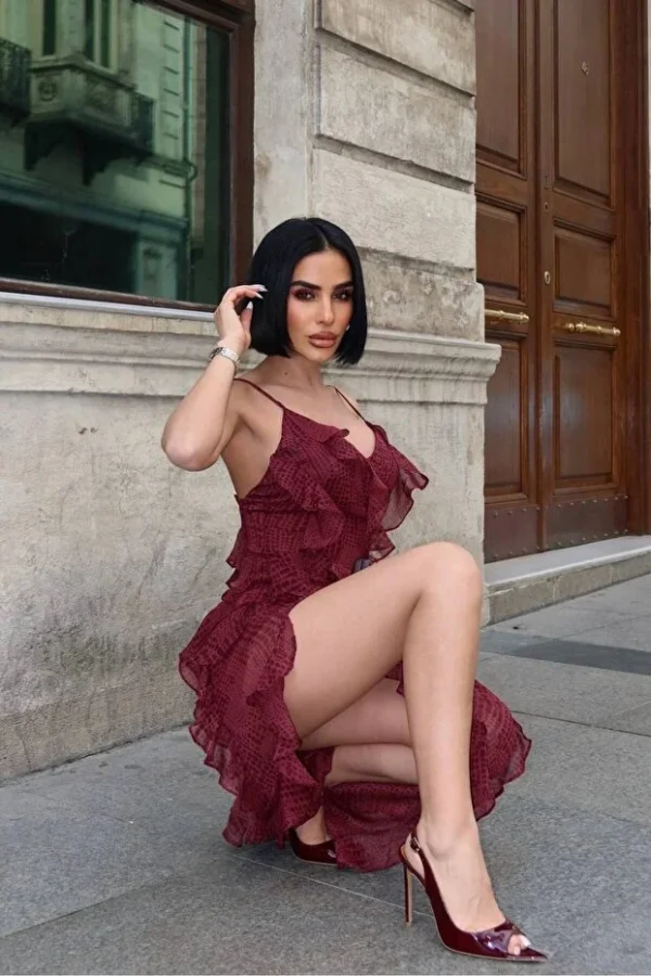 Bordo Asimetrik Kesim Fırfırlı Elbise