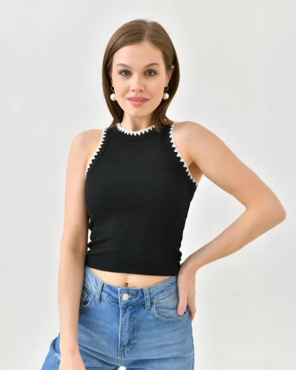 Siyah Halter Yaka Şerit Detaylı Body