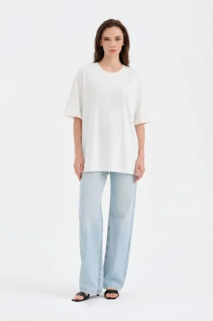 Beyaz Boncuk İşlemeli Oversize T-shirt